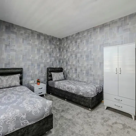 Palas Apartments