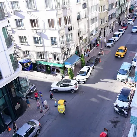 Palas Apartments 4*